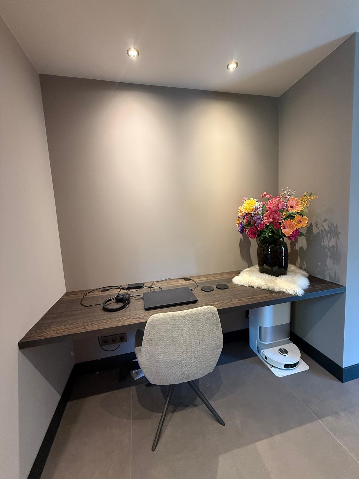 Bureau in nis eiken charcoal