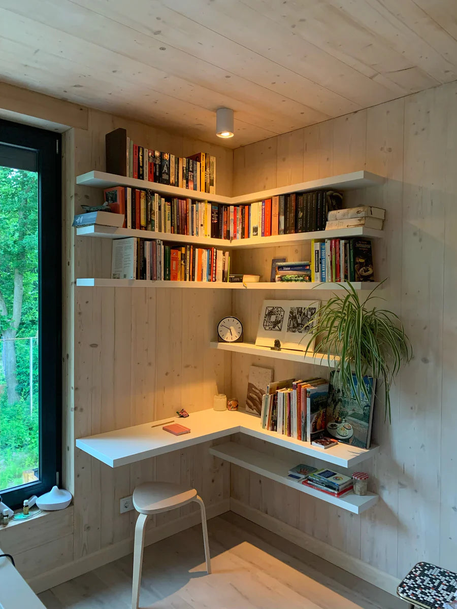 Zwevende hoek planken – Boekenplanken op maat Zwevende hoek planken – Boekenplanken op maat